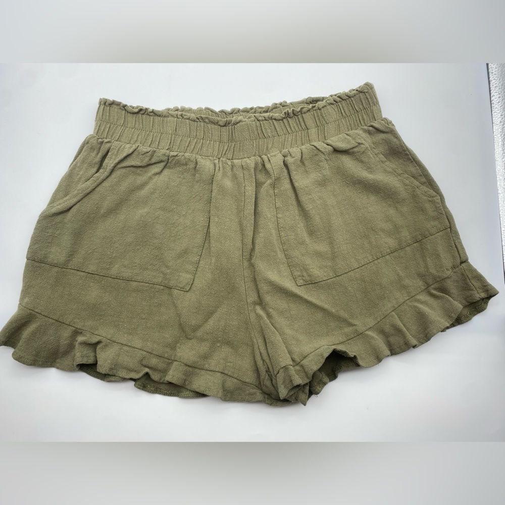 Pink Lily Ruffle Shorts Size Medium